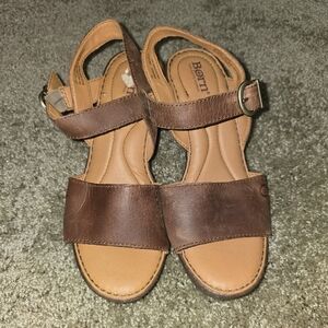 Born leather sandals. Women's 9